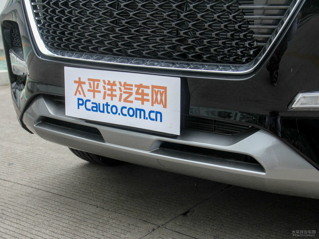 經(jīng)典黑哈弗M6車頭外觀圖片
