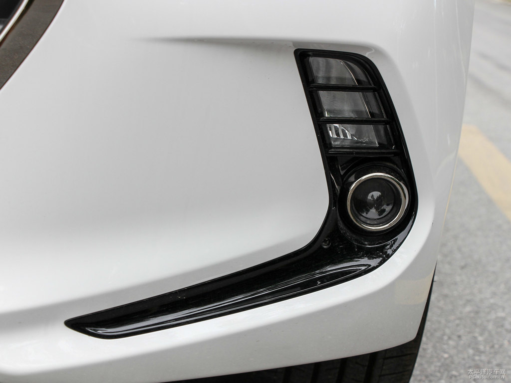 優(yōu)雅白領(lǐng)動(dòng)車(chē)頭外觀圖片