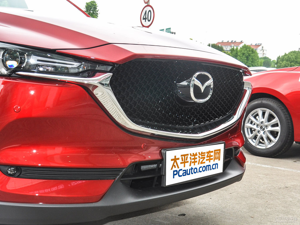 魂動(dòng)紅馬自達(dá)CX-5車頭外觀圖片