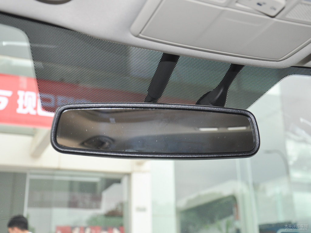 魂動(dòng)紅馬自達(dá)CX-5車(chē)廂內(nèi)飾圖片