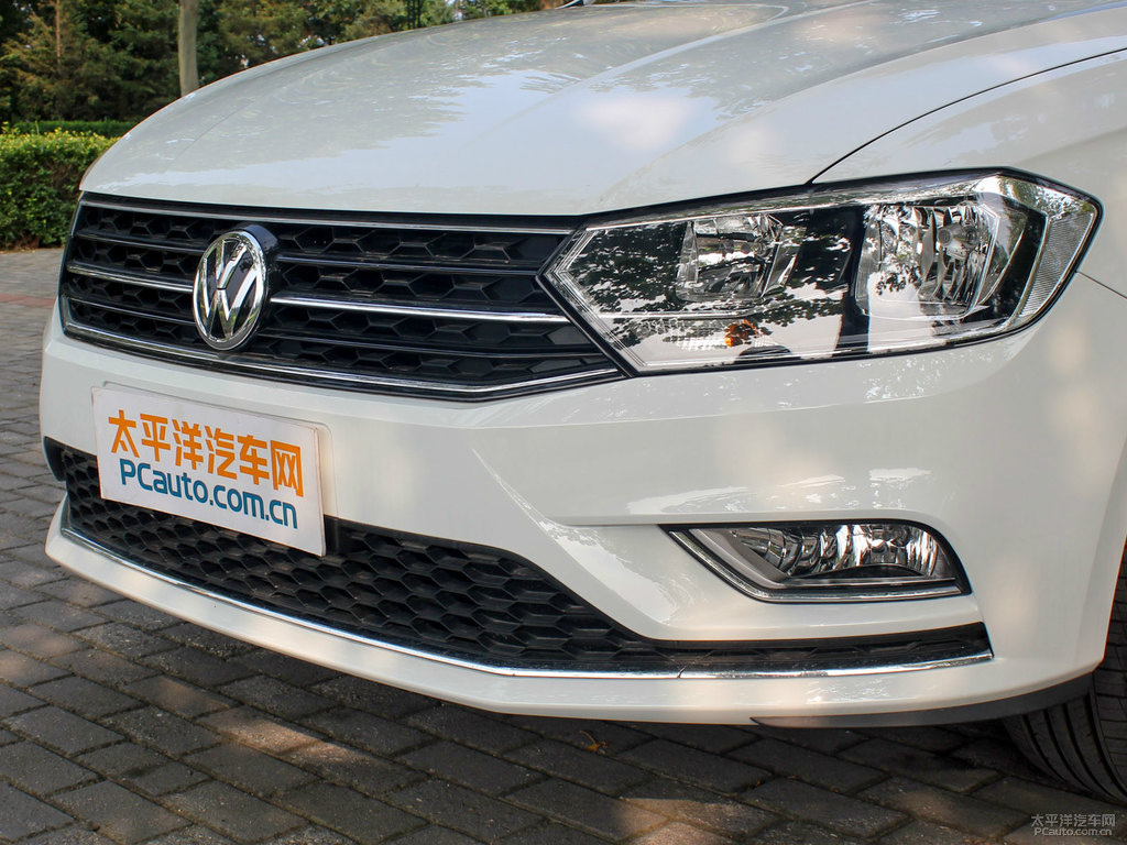 極地白寶來車頭外觀圖片