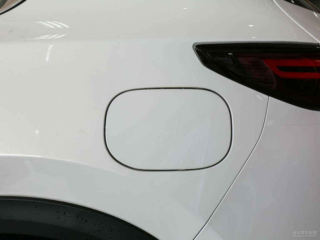 珠光白馬自達(dá)CX-5車(chē)身外觀圖片