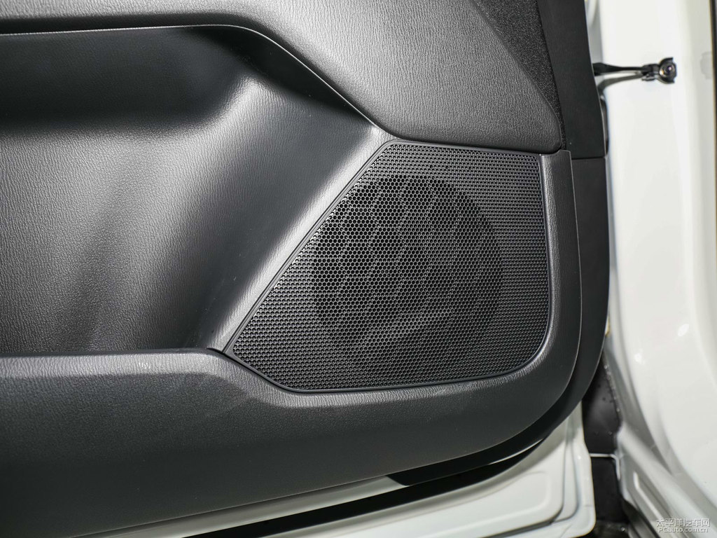 珠光白馬自達(dá)CX-5車(chē)廂內(nèi)飾圖片