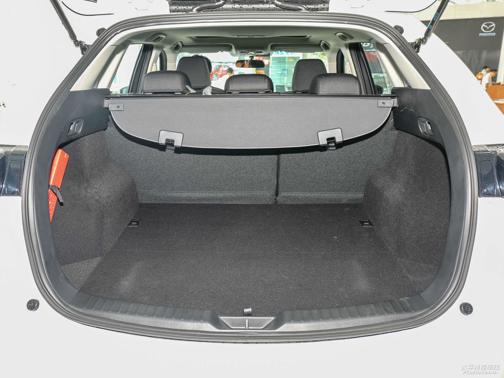 珠光白馬自達(dá)CX-5后備廂空間圖片