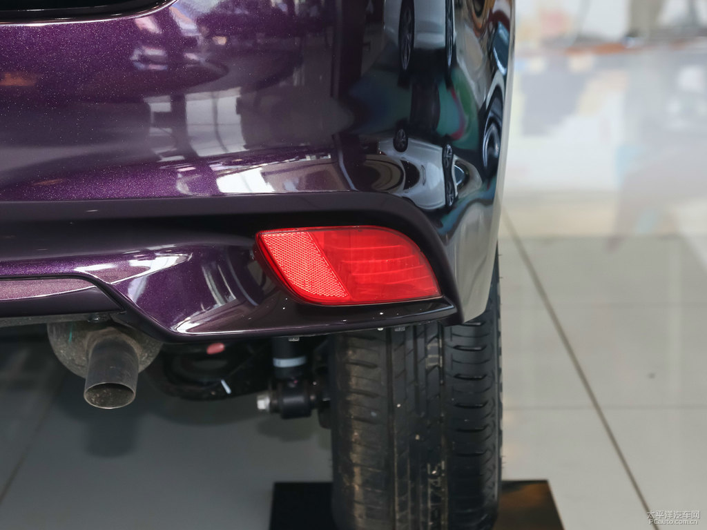 檀香紫威馳FS車(chē)尾外觀圖片