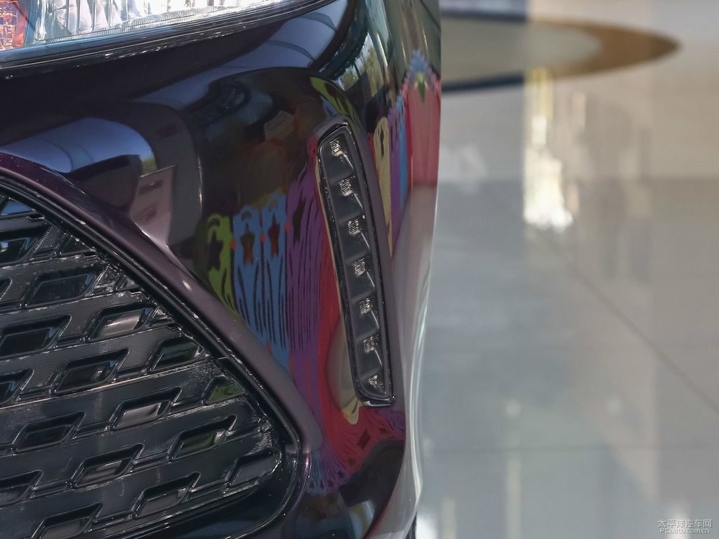 檀香紫威馳FS車頭外觀圖片