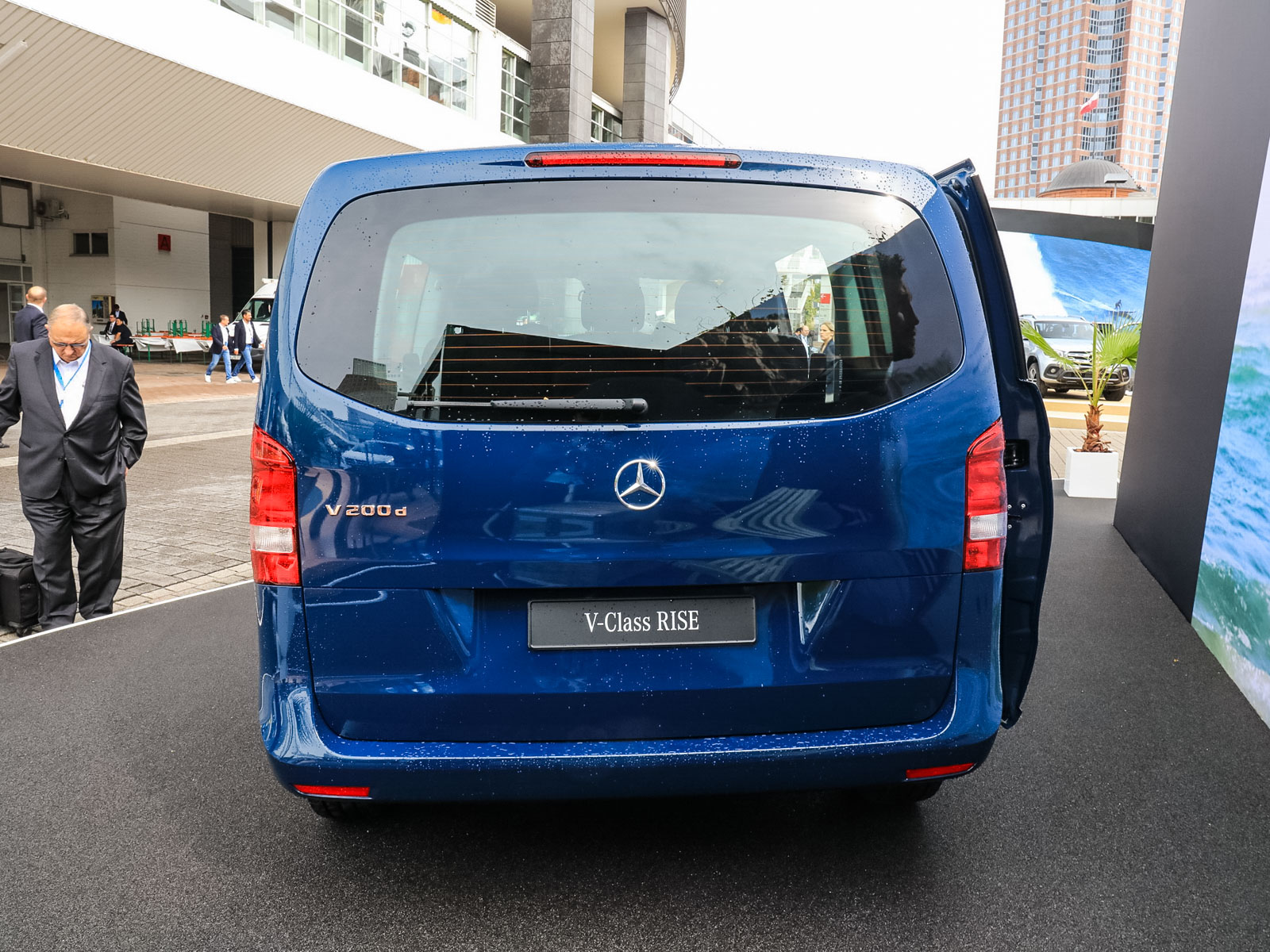 奔馳V級(jí)(海外)車展高清大圖