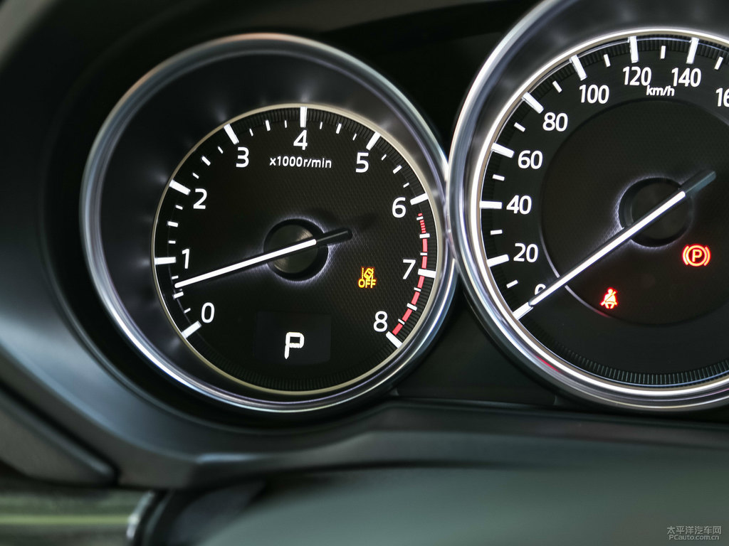 鉑鋼灰馬自達(dá)CX-5中控內(nèi)飾圖片
