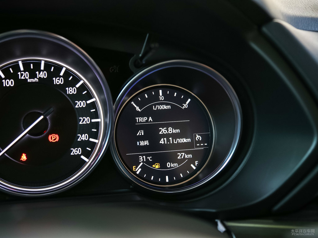 鉑鋼灰馬自達(dá)CX-5中控內(nèi)飾圖片