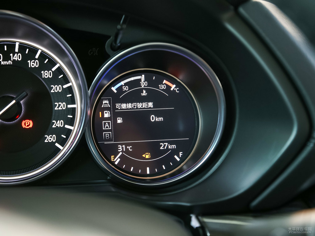 鉑鋼灰馬自達(dá)CX-5中控內(nèi)飾圖片