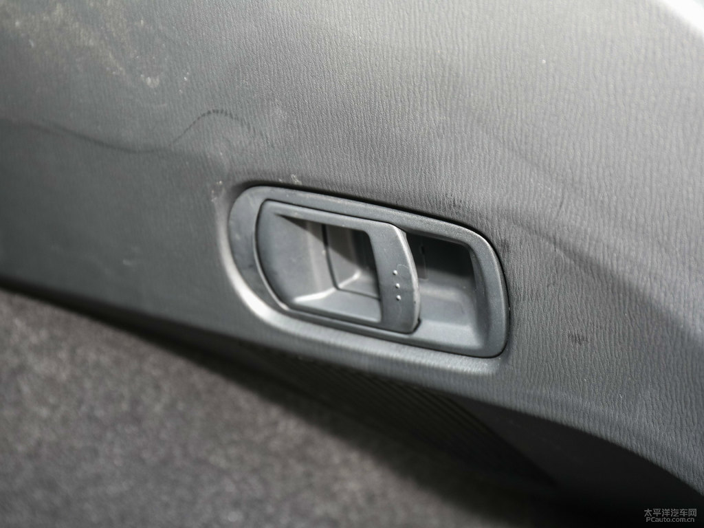 鉑鋼灰馬自達CX-5后備廂空間圖片