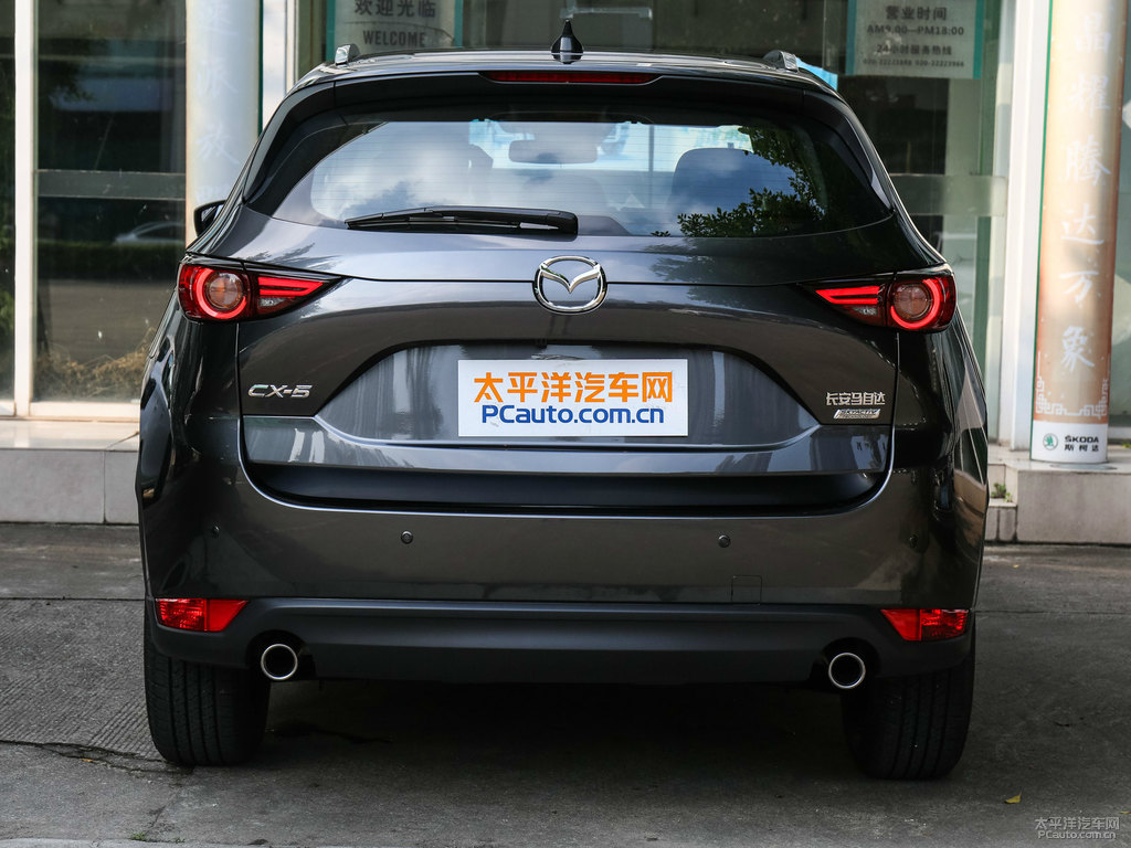 鉑鋼灰馬自達(dá)CX-5車尾外觀圖片
