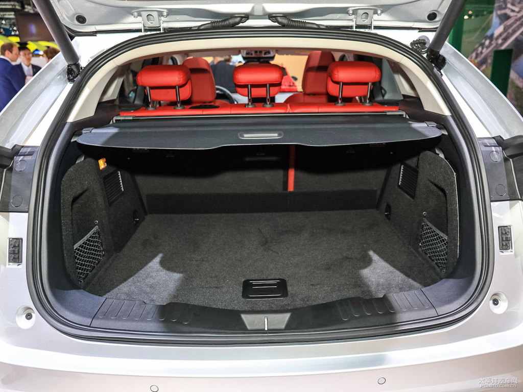 魏牌 VV5后備廂空間圖片