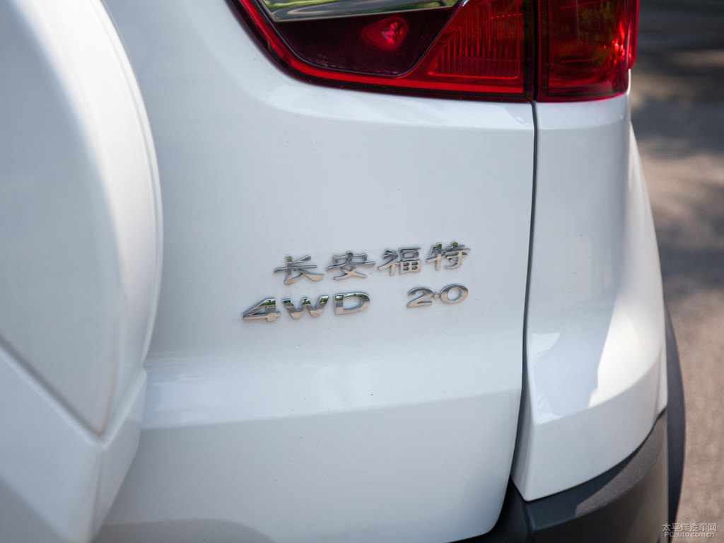 喜馬拉雅白翼搏車尾外觀圖片