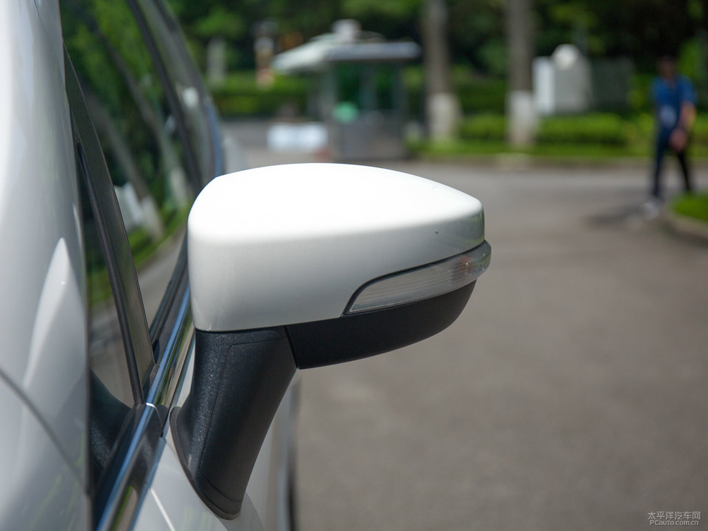 喜馬拉雅白翼搏車(chē)身外觀(guān)圖片