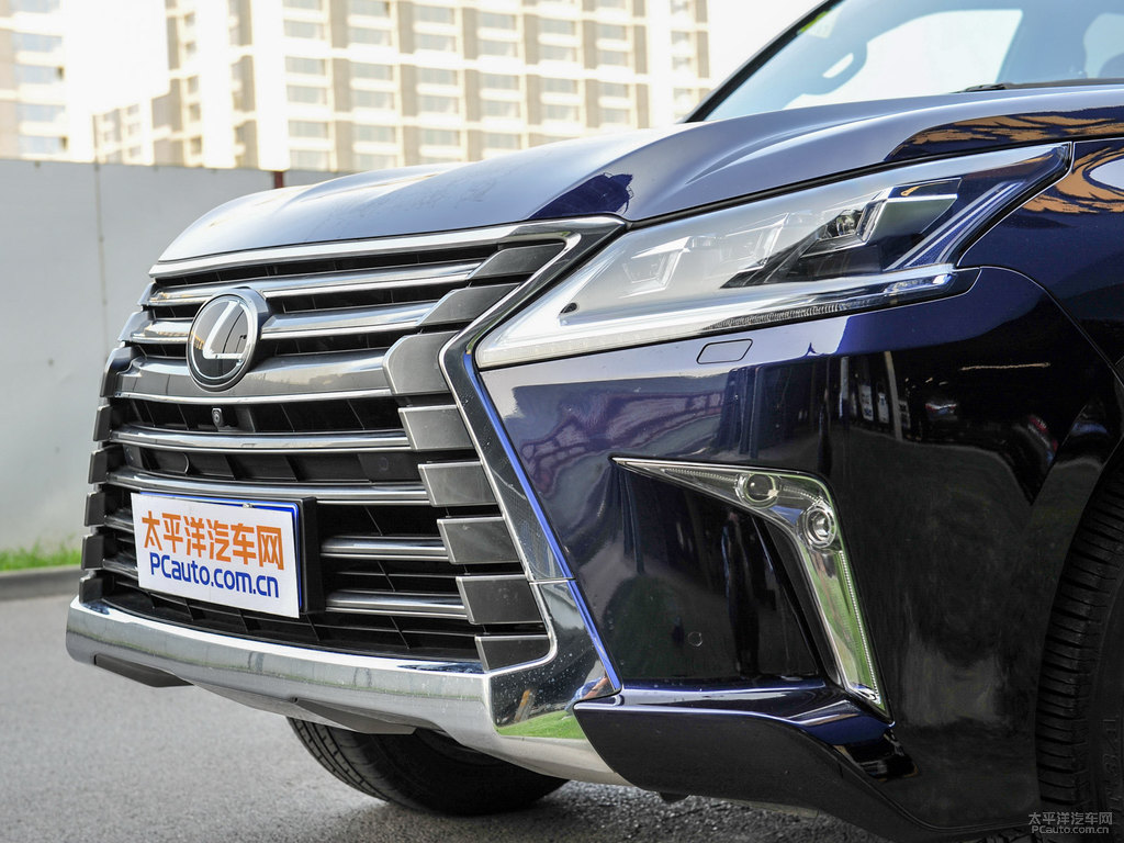 寶石藍雷克薩斯LX車頭外觀圖片