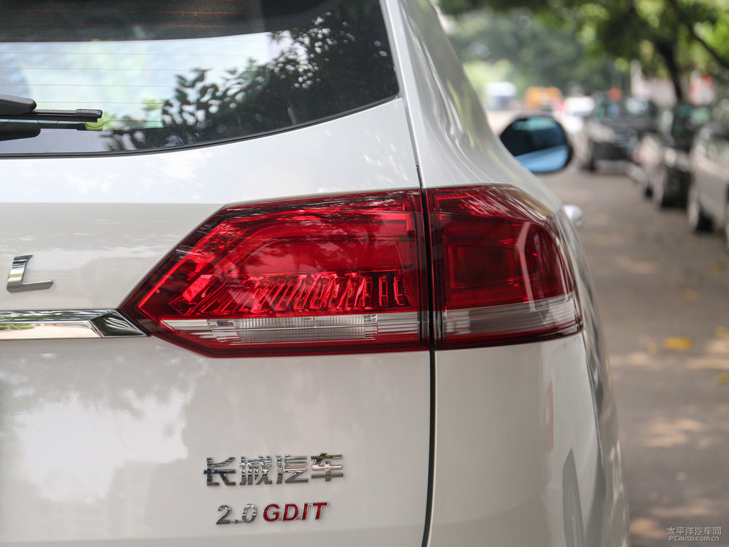漢密爾頓白哈弗H6車尾外觀圖片