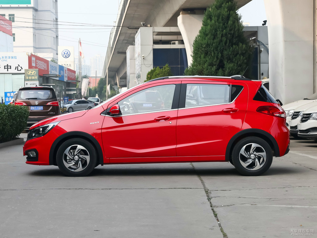 朝霞紅寶駿310整車外觀外觀圖片