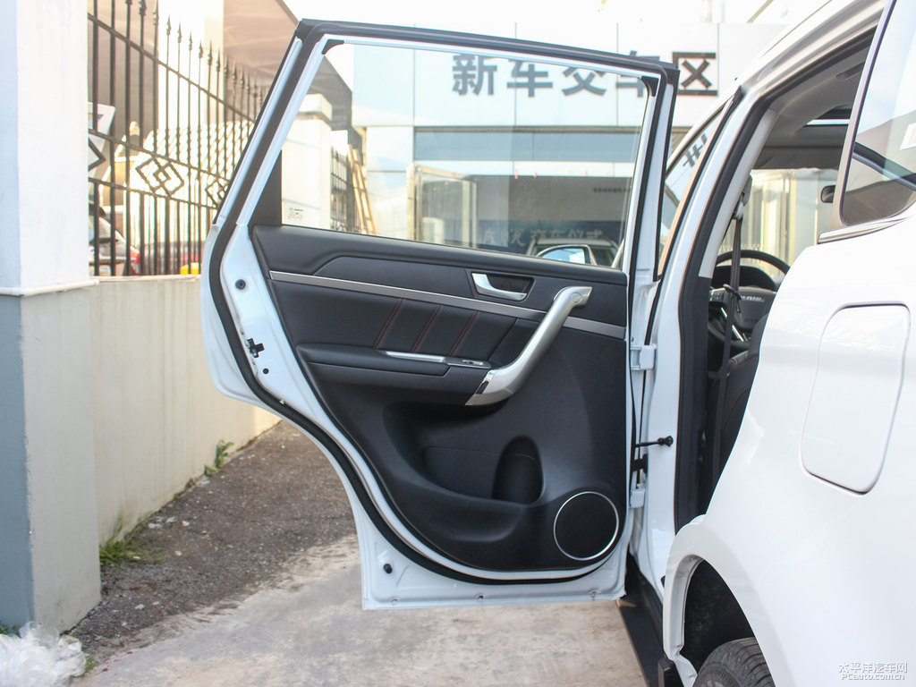 簡約白哈弗H6車廂內(nèi)飾圖片