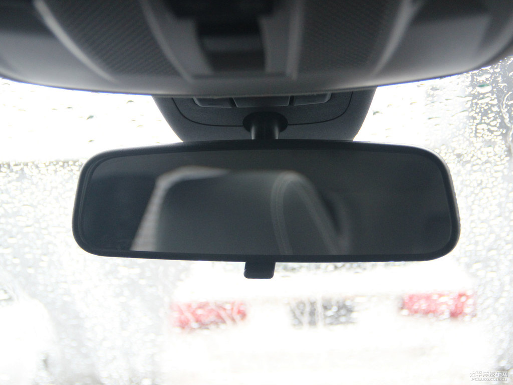 月光石灰奔馳GLA車廂內(nèi)飾圖片