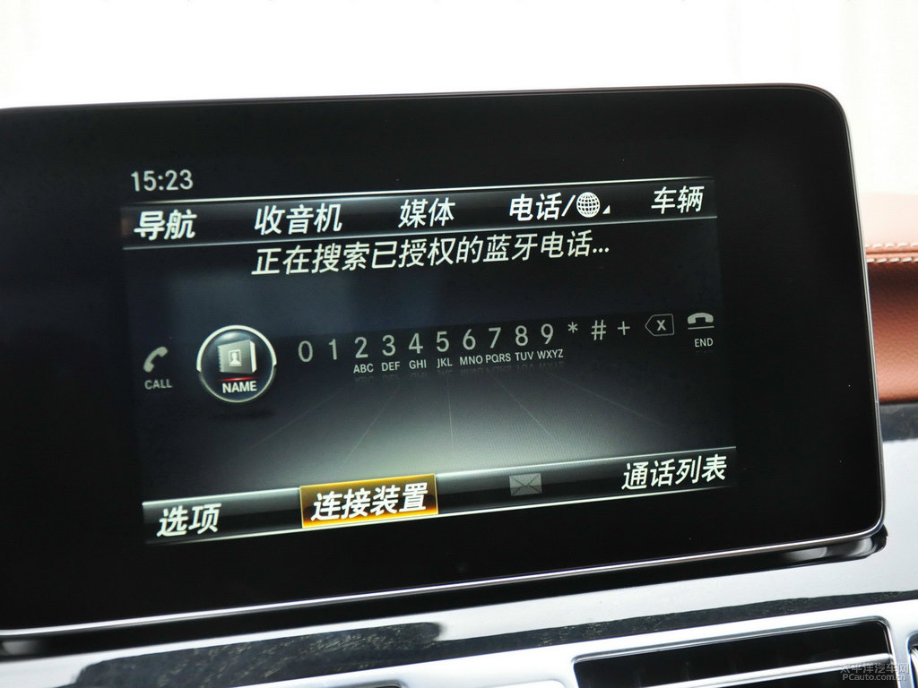 鉆石白奔馳CLS級(jí)中控內(nèi)飾圖片