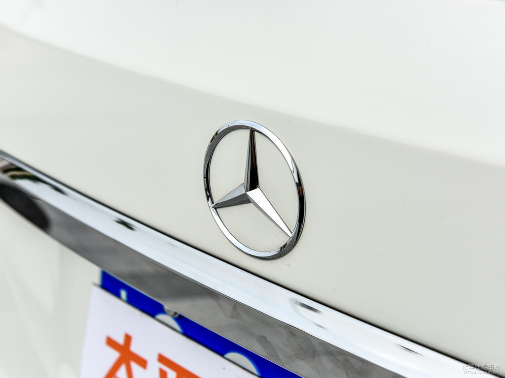 卷云白奔馳B級(jí)車尾外觀圖片