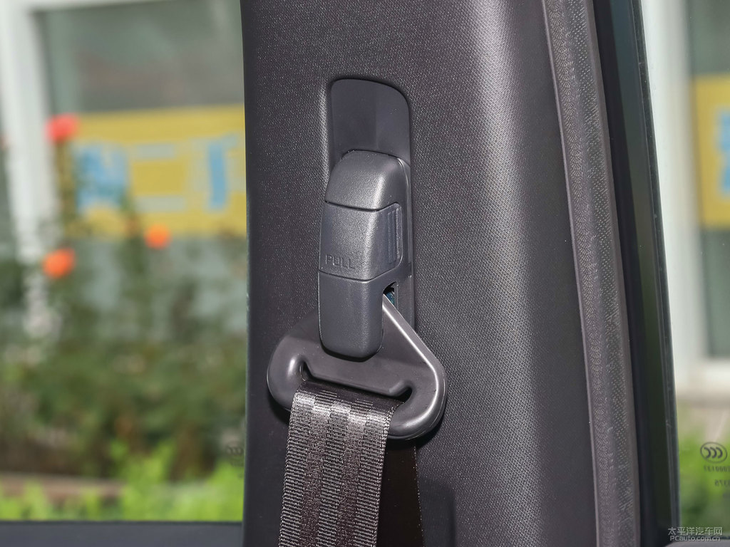 北極白奔騰B70車廂內(nèi)飾圖片