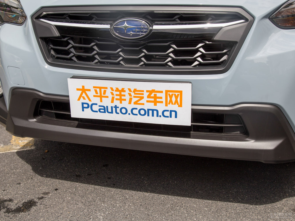冰光卡其灰斯巴魯XV車頭外觀圖片