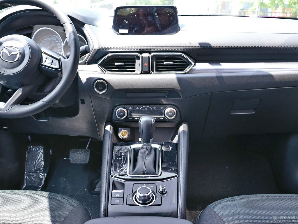 珠光白馬自達CX-5中控內(nèi)飾圖片