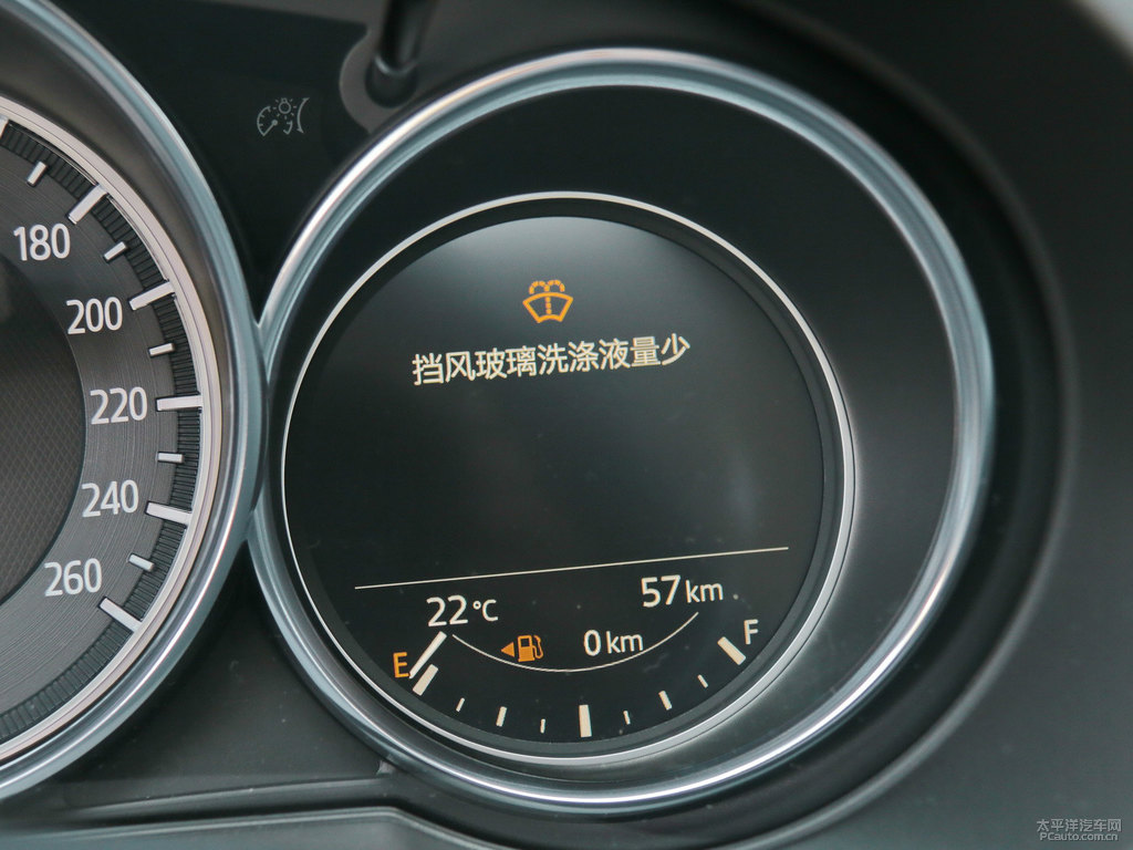 魂動紅馬自達CX-5中控內(nèi)飾圖片