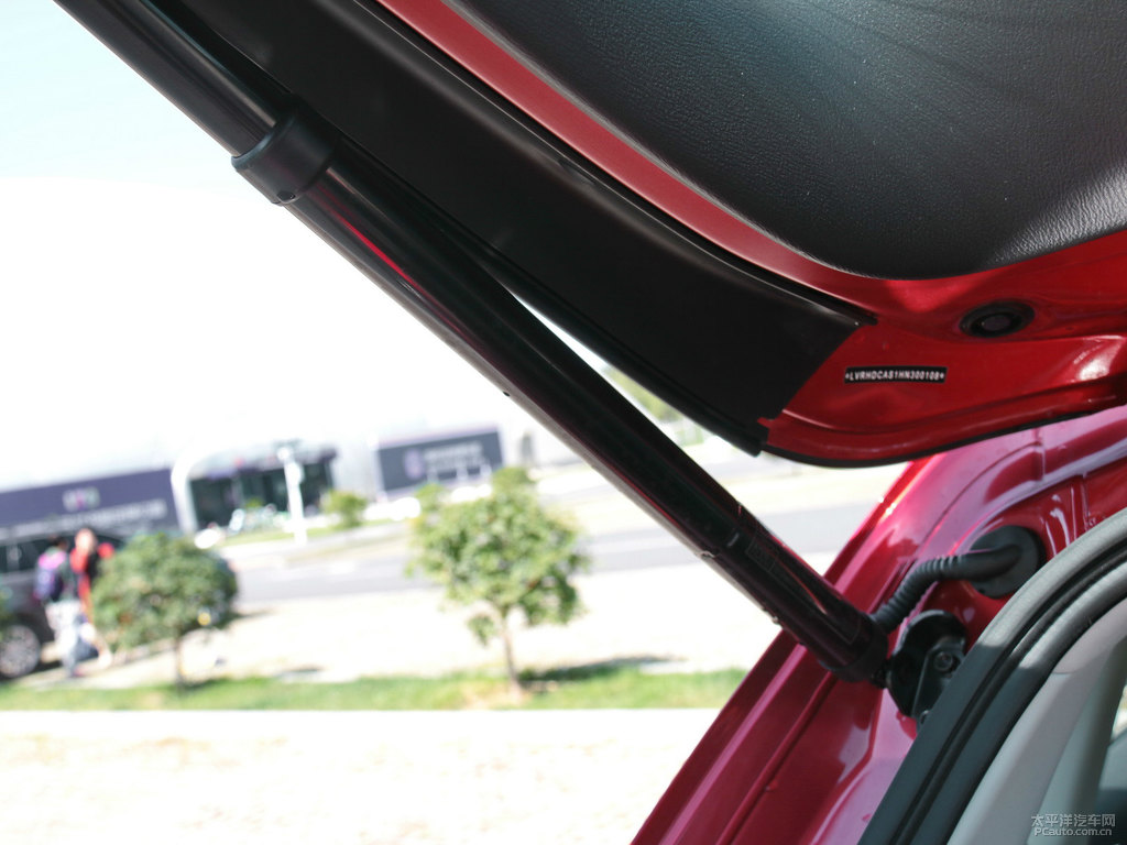 魂動紅馬自達(dá)CX-5后備廂空間圖片