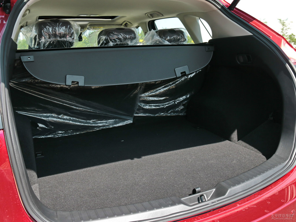 魂動紅馬自達(dá)CX-5后備廂空間圖片