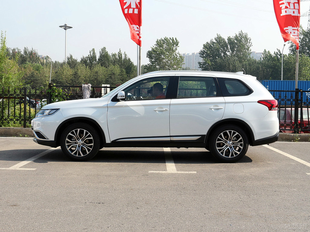 珍珠白歐藍(lán)德整車外觀外觀圖片