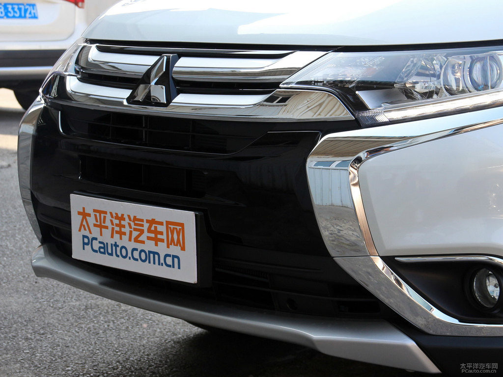 珍珠白歐藍(lán)德車頭外觀圖片