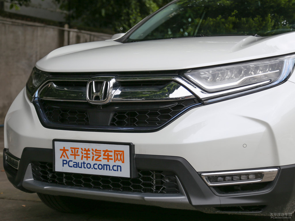 珍珠白本田CR-V車頭外觀圖片
