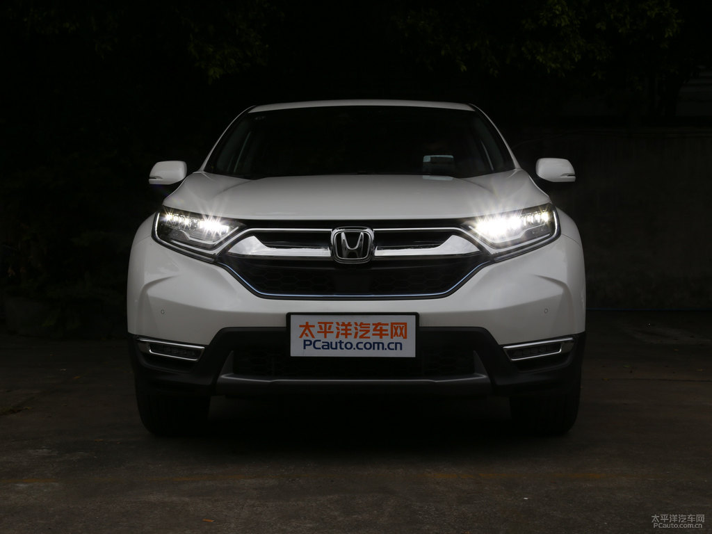珍珠白本田CR-V車頭外觀圖片
