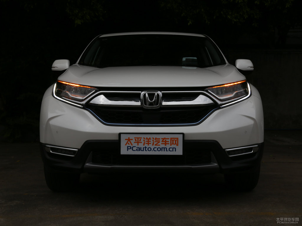 珍珠白本田CR-V車頭外觀圖片
