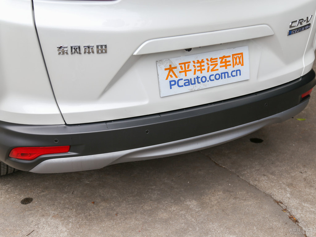 珍珠白本田CR-V車尾外觀圖片