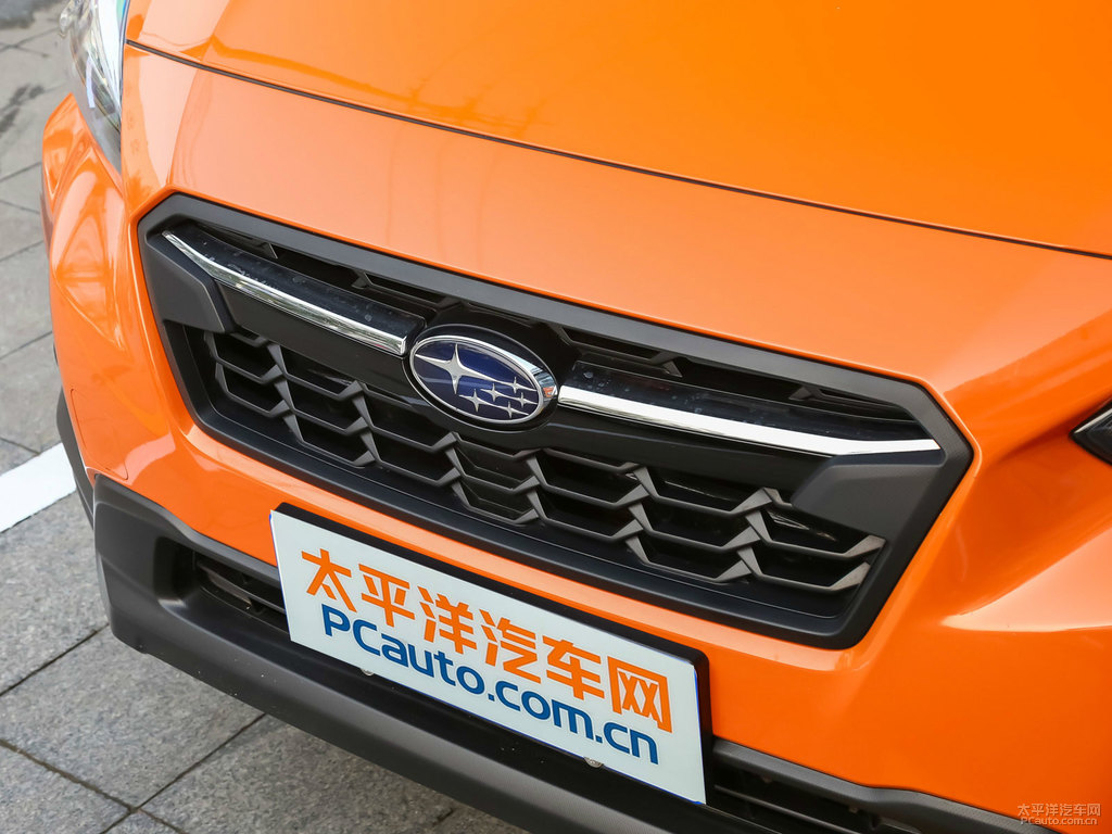 動(dòng)感陽(yáng)光橙斯巴魯XV車(chē)頭外觀(guān)圖片