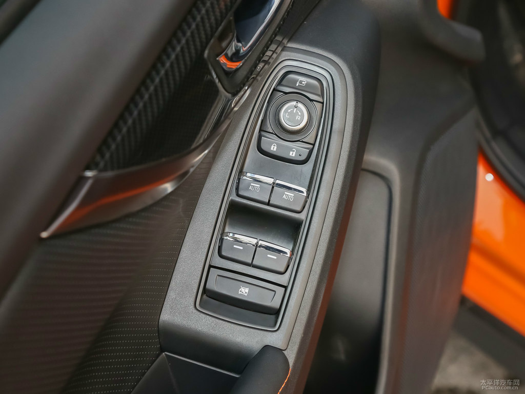 動感陽光橙斯巴魯XV車廂內(nèi)飾圖片