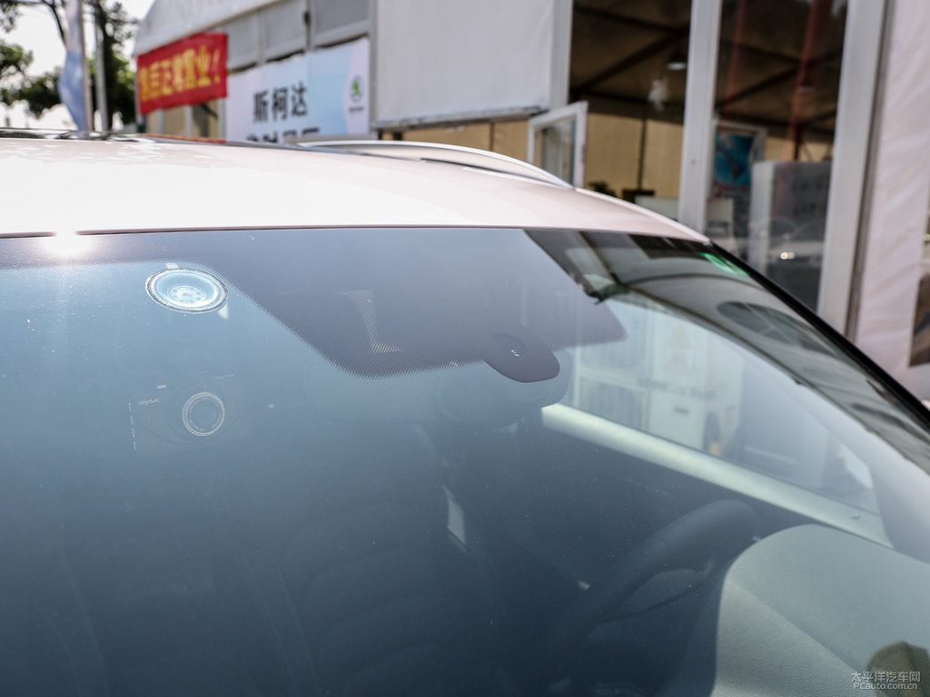 冰雪白柯迪亞克車身外觀圖片