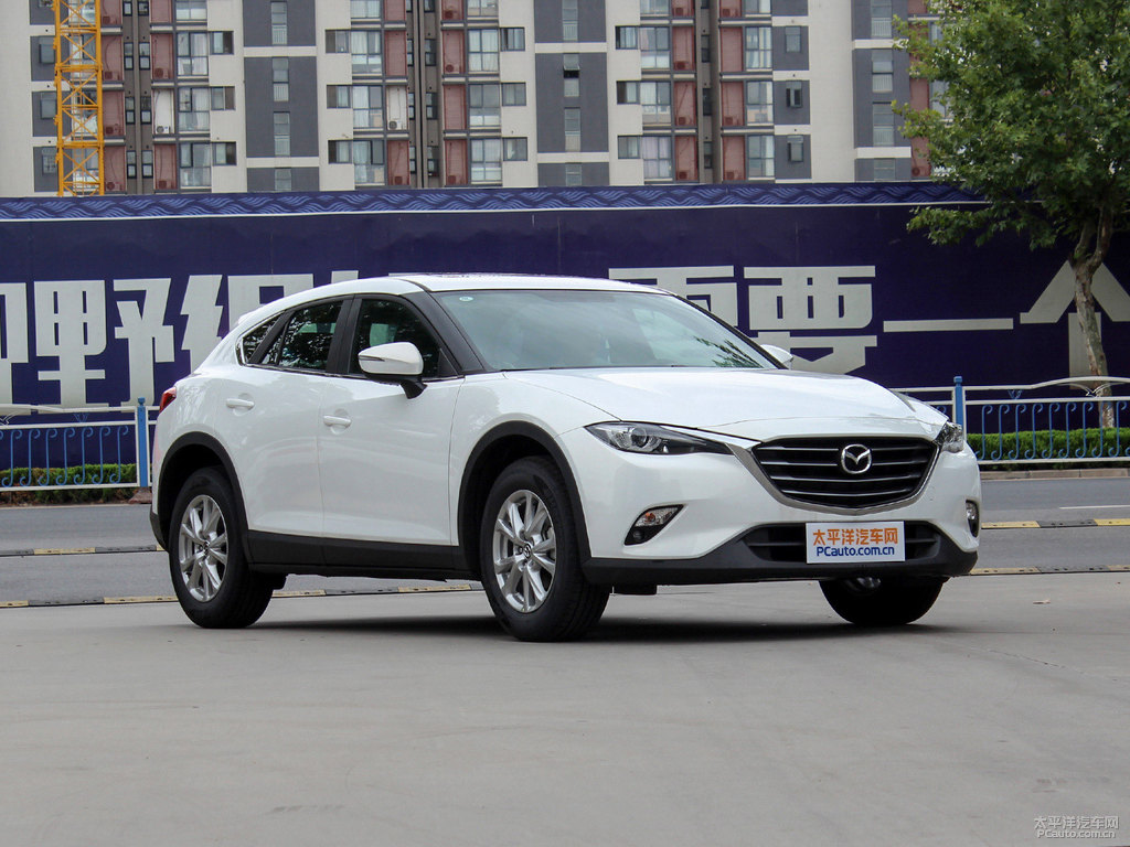 珠光白馬自達(dá)CX-4整車外觀外觀圖片