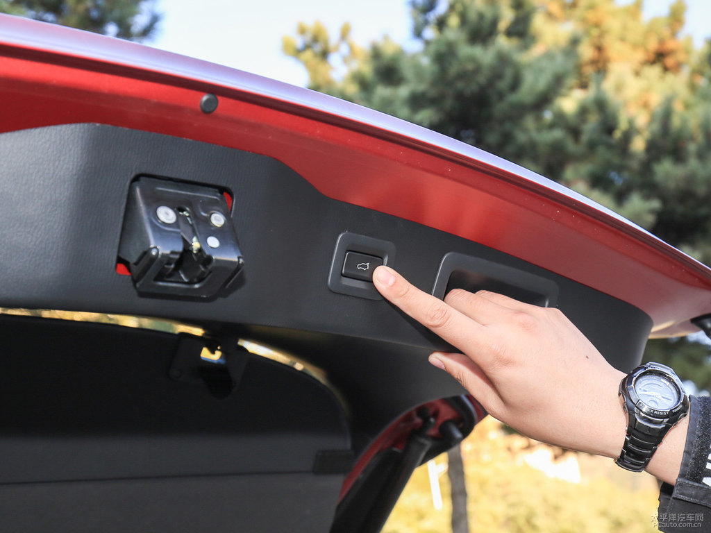 魂動(dòng)紅馬自達(dá)CX-5后備廂空間圖片