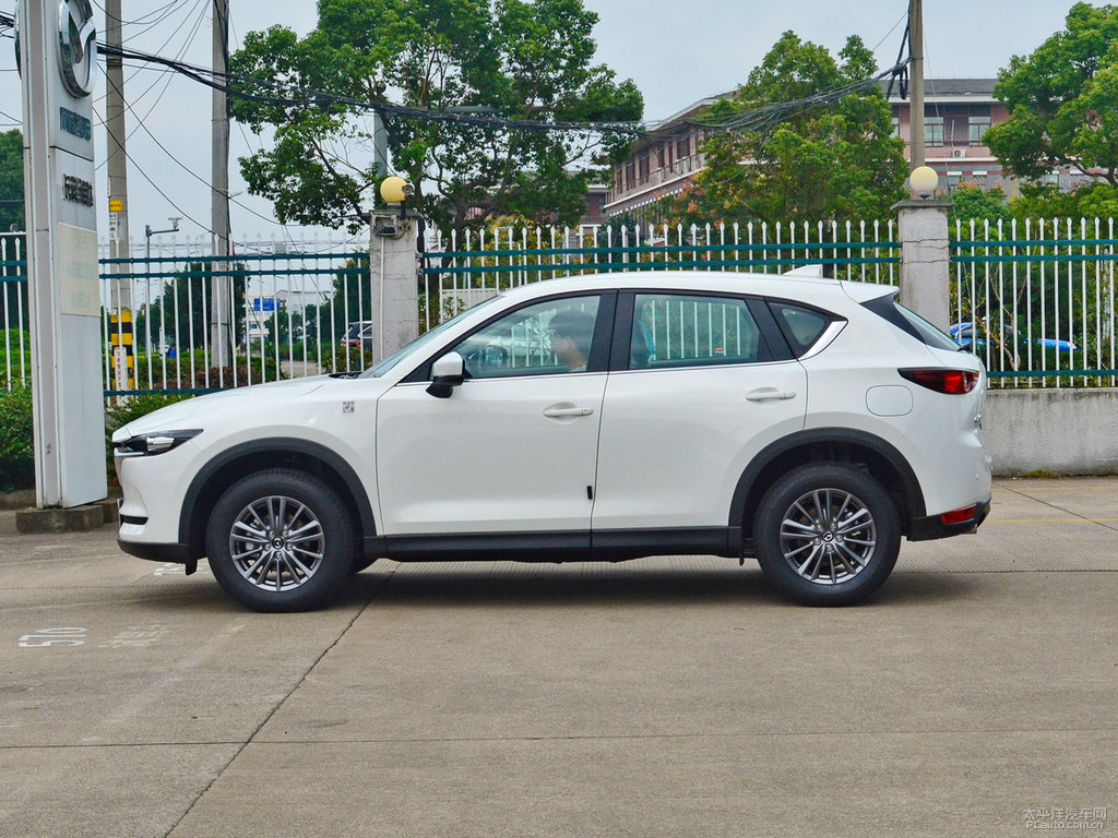 珠光白馬自達CX-5整車外觀外觀圖片