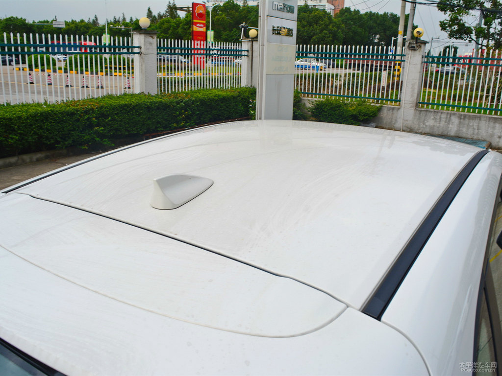 珠光白馬自達(dá)CX-5車(chē)尾外觀圖片