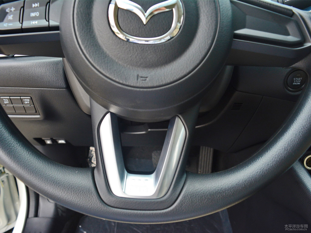 珠光白馬自達(dá)CX-5中控內(nèi)飾圖片