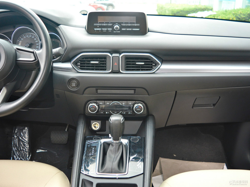 珠光白馬自達(dá)CX-5中控內(nèi)飾圖片