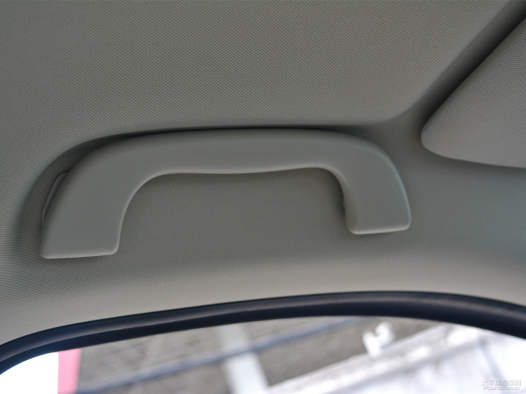 珠光白馬自達(dá)CX-5車(chē)廂內(nèi)飾圖片