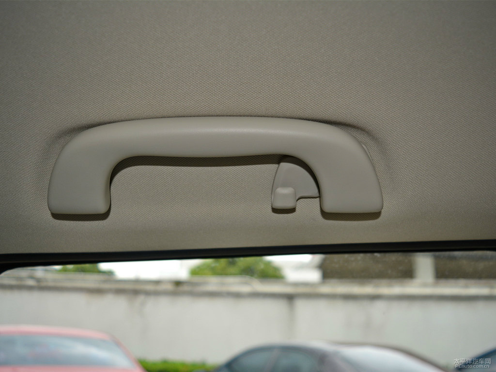 珠光白馬自達CX-5車廂內(nèi)飾圖片