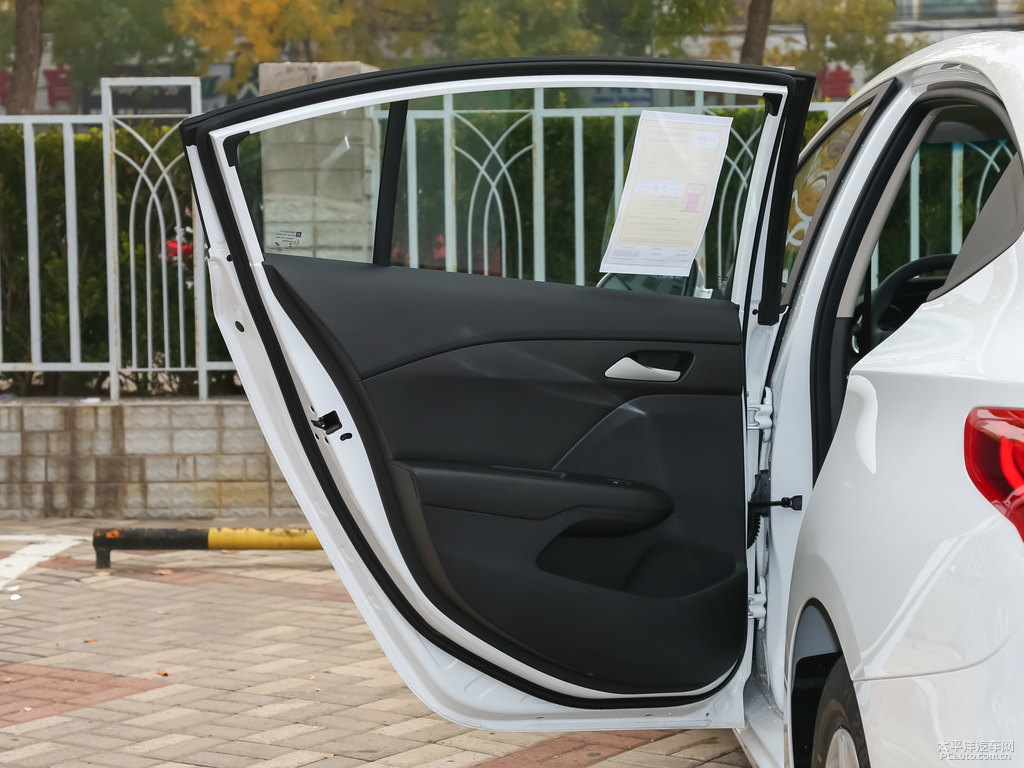 科沃茲車廂內(nèi)飾圖片